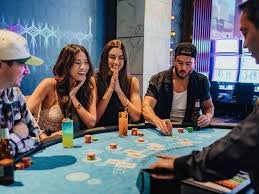 Layar putaran bonus dengan pengganda winnings Layar putaran bonus dengan penghitung putaran gratis dan kaliplikator